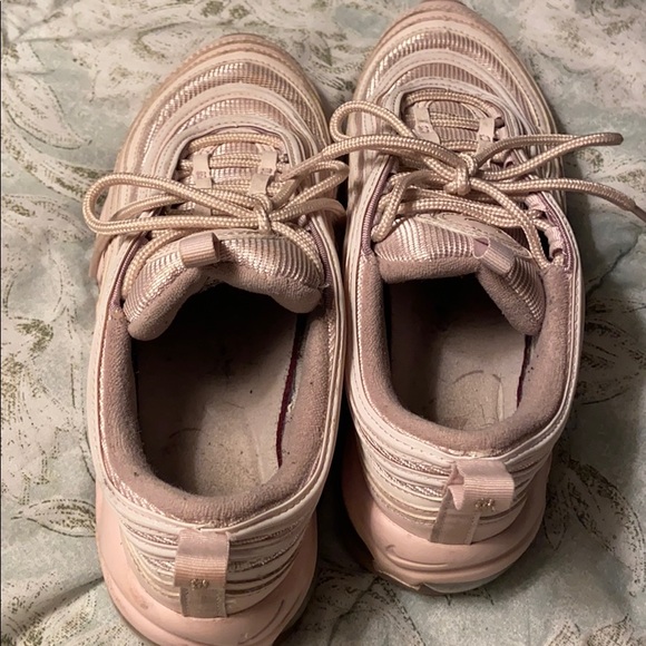 Nike pro max gently used - Picture 3 of 8